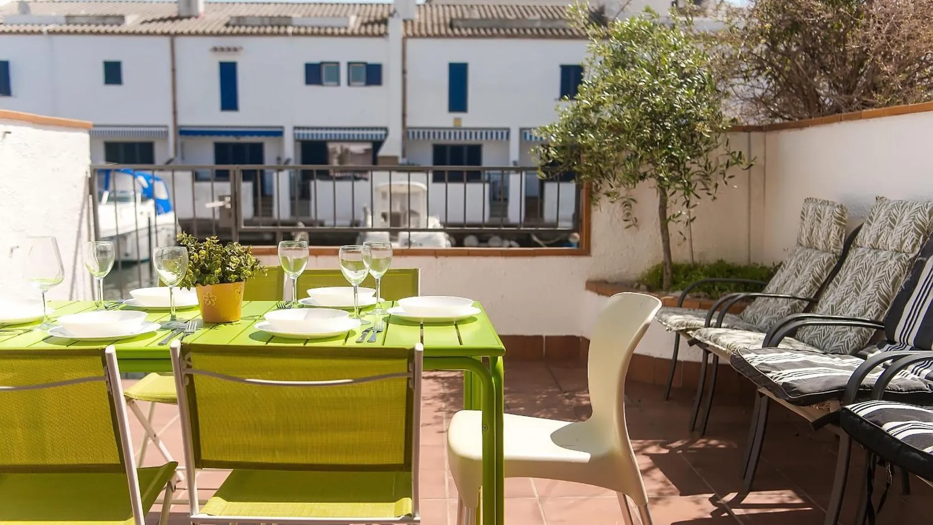 Welcs Casa Adosada 241 Emp Con Terraza Al Canal Empuriabrava Nyaraló